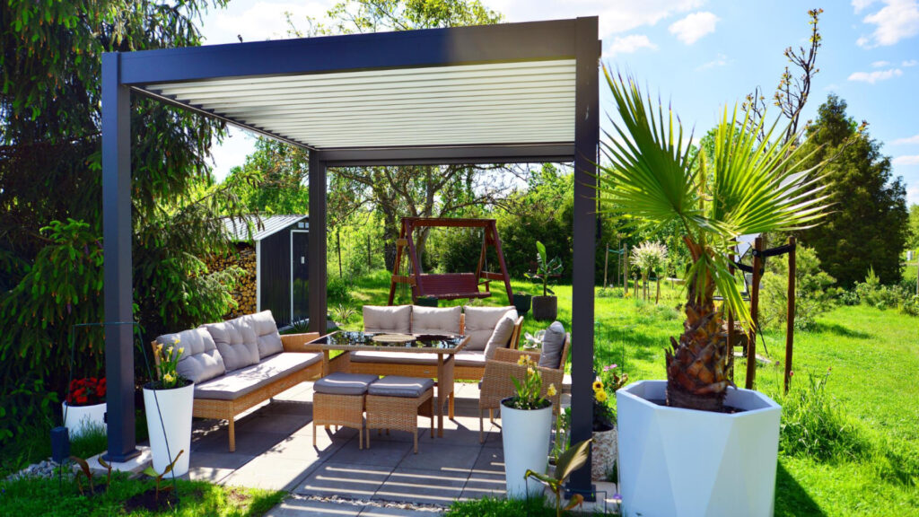 Aménagez votre jardin à Thonon-les-Bains avec une pergola design et fonctionnelle